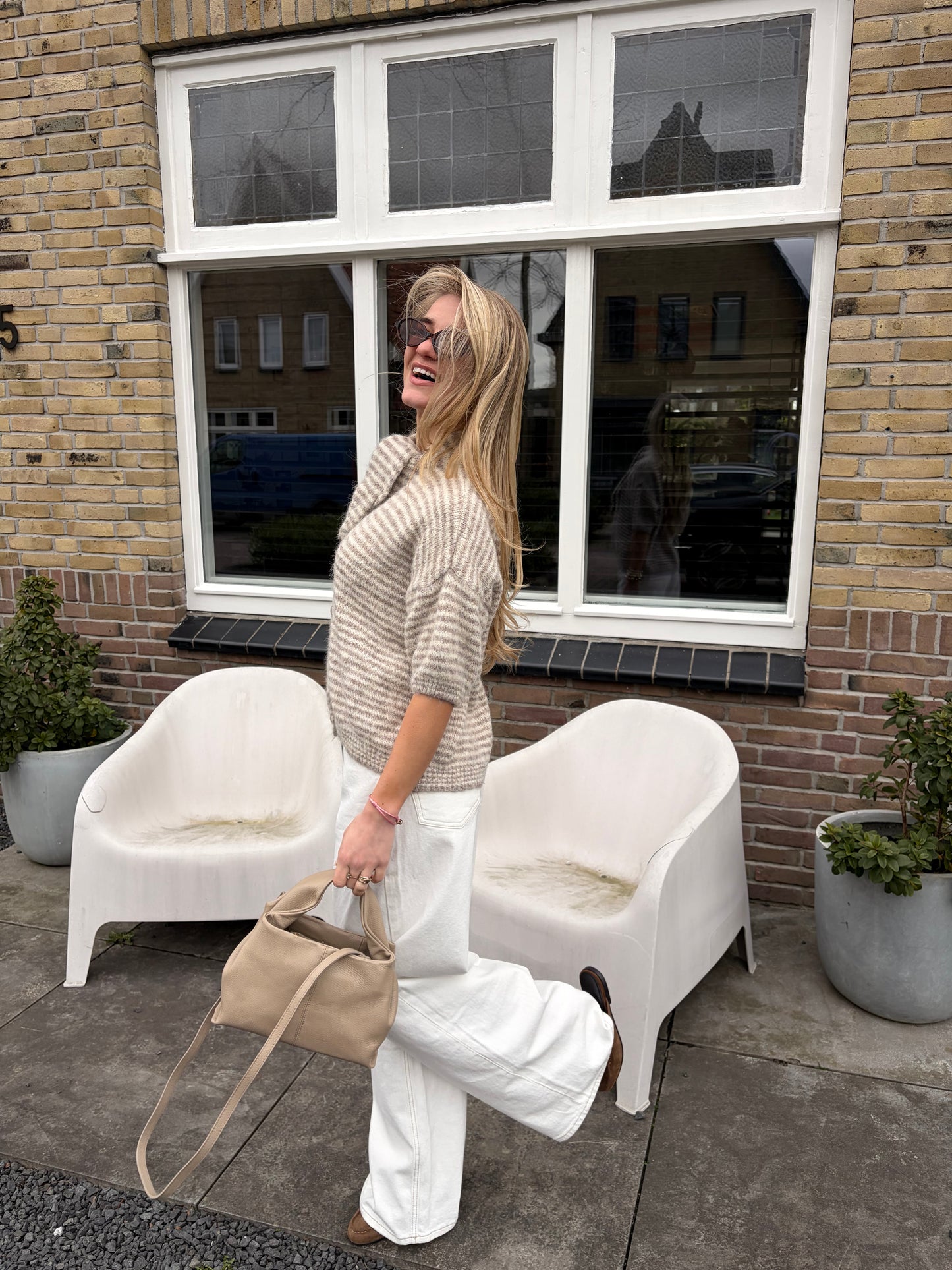 AMBIKA GESTREEPT VEST | BEIGE WIT