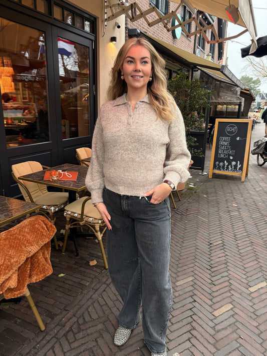 BEIGE TRUI MET KRAAG