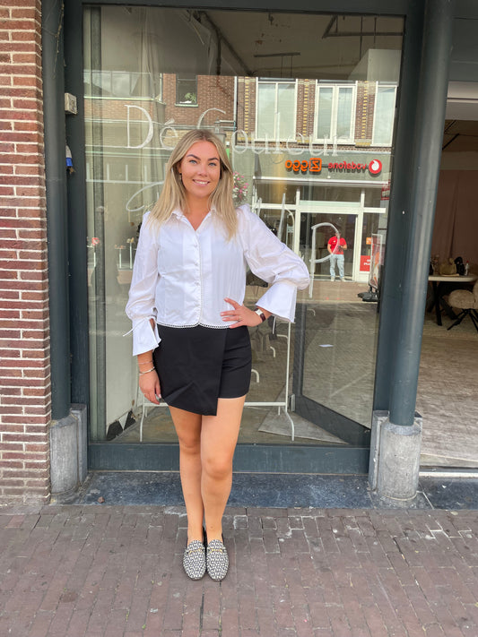 LIVIA SKORT | AMBIKA